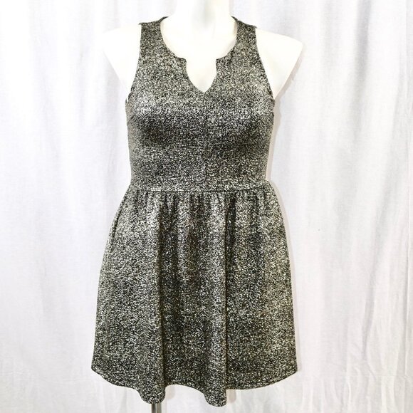 Soprano Dresses & Skirts - Like new SOPRANO black & silver cocktail dress